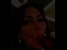 BELLA Y SEXY TRANSEXUAL VENEZOLANA  MAMANDO UN VIBRADOR @lindsayCozar