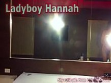 Ladyboy Hannah se la follan