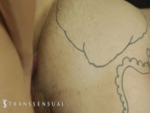 Transsensual - asiático ts anal folla entintado stud