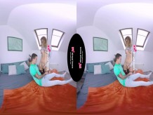 TSVirtuallovers VR - Transexual enseñando a follar el culo