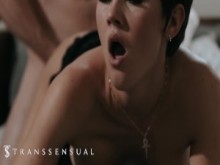 TransSensual - Pierce Paris piensa en su hijastra Daisy Taylor cuando se masturba en su habitación