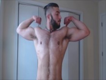 Semental peludo y musculoso se luce, más en JustFor.fans/TripleXTransMan