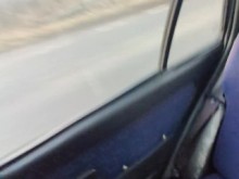 Transexual gilf arrancando y conduciendo un antiguo peugeot 205 diesel sfw NO PORNO