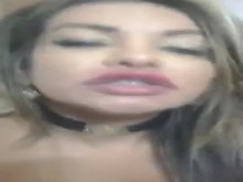 Travesti se corre en su boca