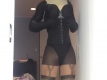 Linda the MILF 2 (máscara femenina, trans, travestismo, transformación, piernas, pantimedias)