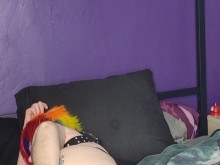 FTM Transman folla dos juguetes y se corre dos veces, fuertes orgasmos temblorosos