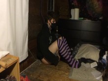 Femboy con correa en Chastity Plays con vibrador