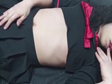 La colegiala asiática a Ladyboy le gusta Viberator