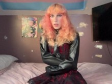 Auto esclavitud en el vestido de jacket y corsé que salió mal estancado toda la noche