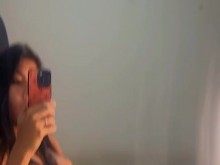 Me encanta masturbarme mientras me miras, casi me corro en el espejo