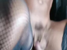 Femboy francesa de polla pequeña se vuelve loca