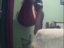 Colegiala se la follan en el columpio