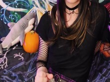 Chica trans con una GRAN POLLA de 9 pulgadas no puede dejar de correrse ????