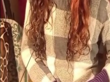 Montando consolador y masturbándose