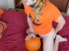 El mejor especial de Halloween de todos los tiempos, Transgirl se folla a la calabaza ????