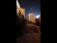 SelfBondage y salió por la puerta