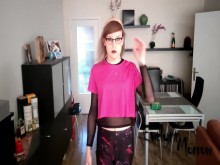 La clase de Goth Fitness está en sesión