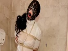Travestismo en hotel y auto bondage