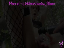 Sissy Slut Jessica Bloom atada y usada en el bosque