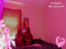 Sesión en solitario - Chica trans hace juego anal con consolador