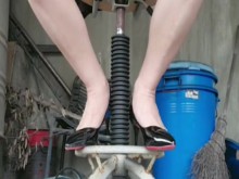 【Transexual】 Ting xuan sexo anal en una silla alta en ruinas