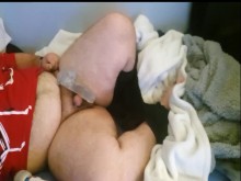 Cachorro se revienta las pelotas inútiles