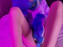 Mejor POV: Chica peluda sexy te hace una paja con los pies