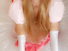 Sissy Princess siendo golpeada por Big Black King