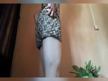 Mexicana colegiala amateur en minifalda mueve el culo para su amigo