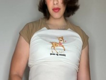 Trans Cutie ordeña su polla hasta dejarla seca después de moler un consolador