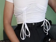 Femboy masturbándose tan rico y gimiendo.