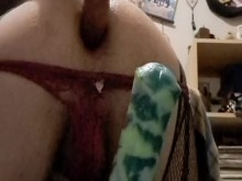 Vector grande de Bad Dragon destruyéndome el culo con 18 pulgadas de profunda expropiación anal