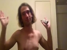 Transgirl en topless HRT/estrógeno