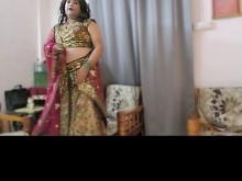 INDIAN SISSY SHEMALE EN DESGASTE TRADICIONAL