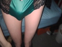 trans femboy se burla