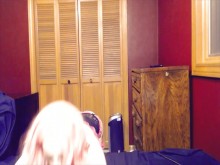Sissy chupando tu polla POV