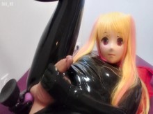 Juego de culo de látex kigurumi y propagación de semen