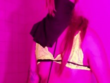 Sexy DreamTranny dispara semen espeso