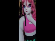 Kigurumi Cat masturbándose la polla