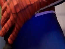 Spiderman se masturba con varita