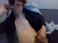 Aún más vapeo y caricias perezosas
