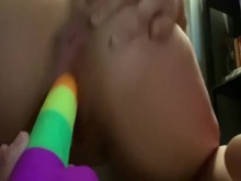 Chico trans se folla ambos agujeros y muestra su boca anal