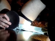 Twink travesti juega con consoladores Bad Dragon