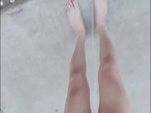 Shemale Ts Zoey afuera orina y semen (video de muestra)