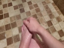 Lavando mis pies sucios